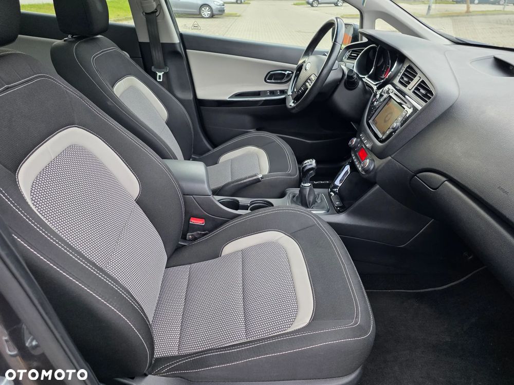 Kia Ceed - 13