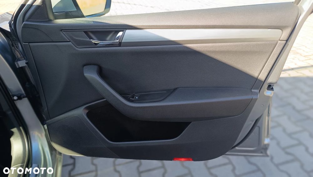 Skoda Superb 2.0 TDI DSG L&K - 21