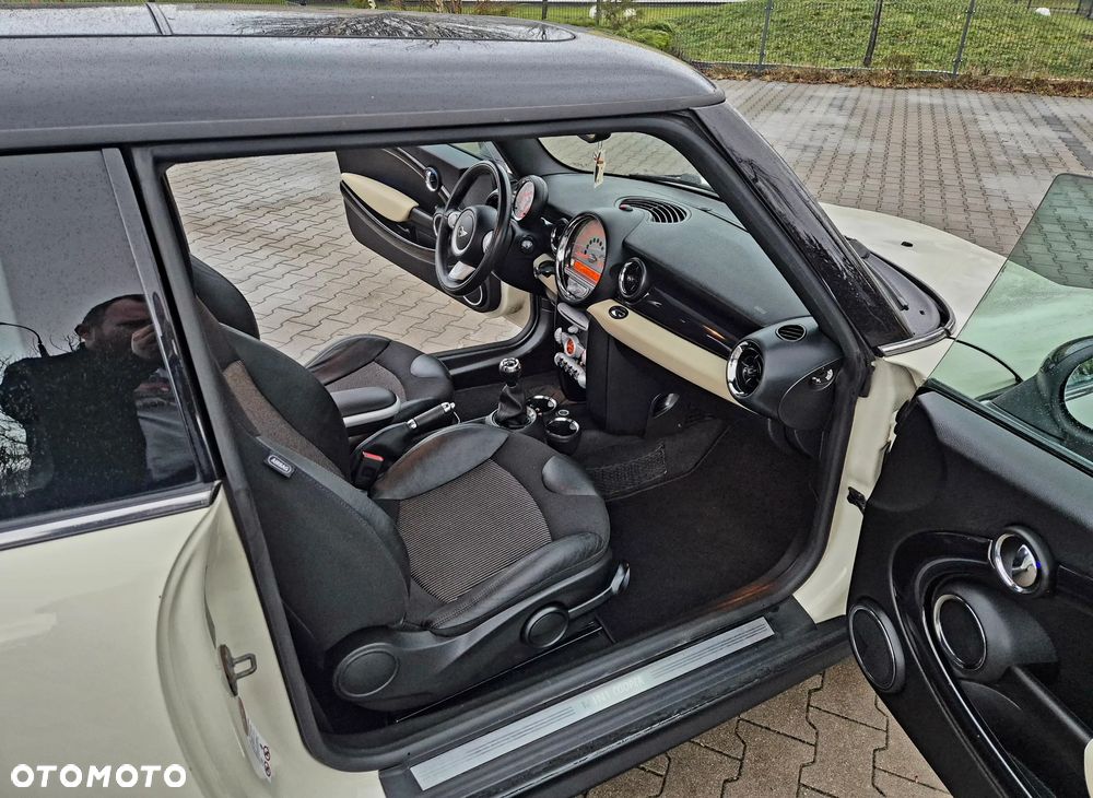 MINI Cooper 50 Camden - 23