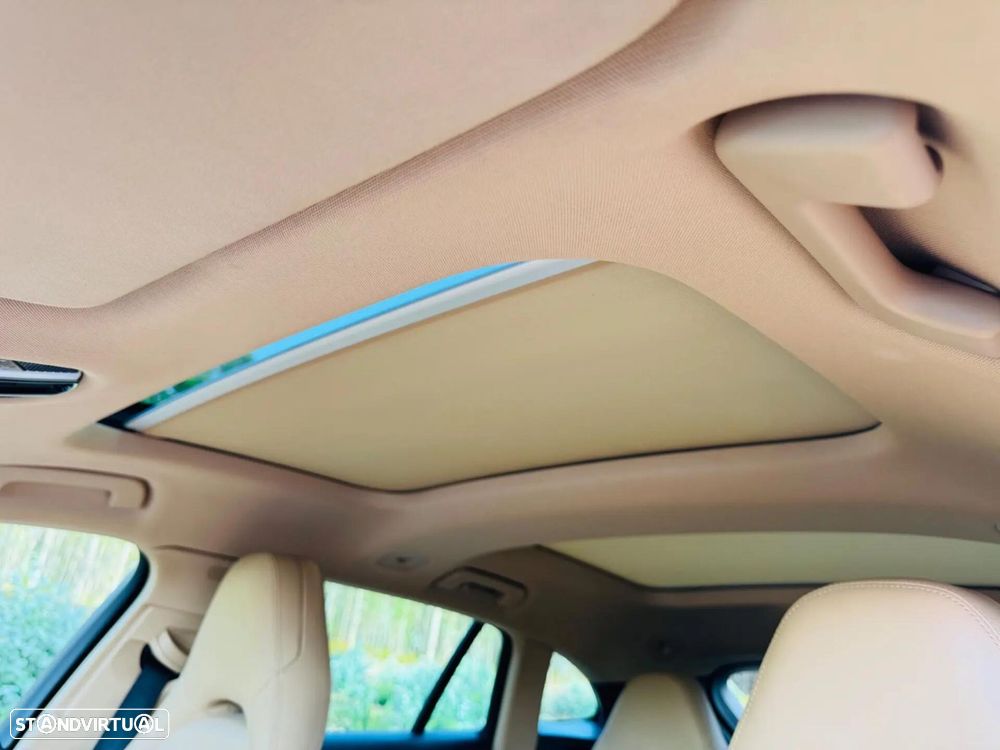 Porsche Panamera Sport Turismo 4 E-Hybrid - 29