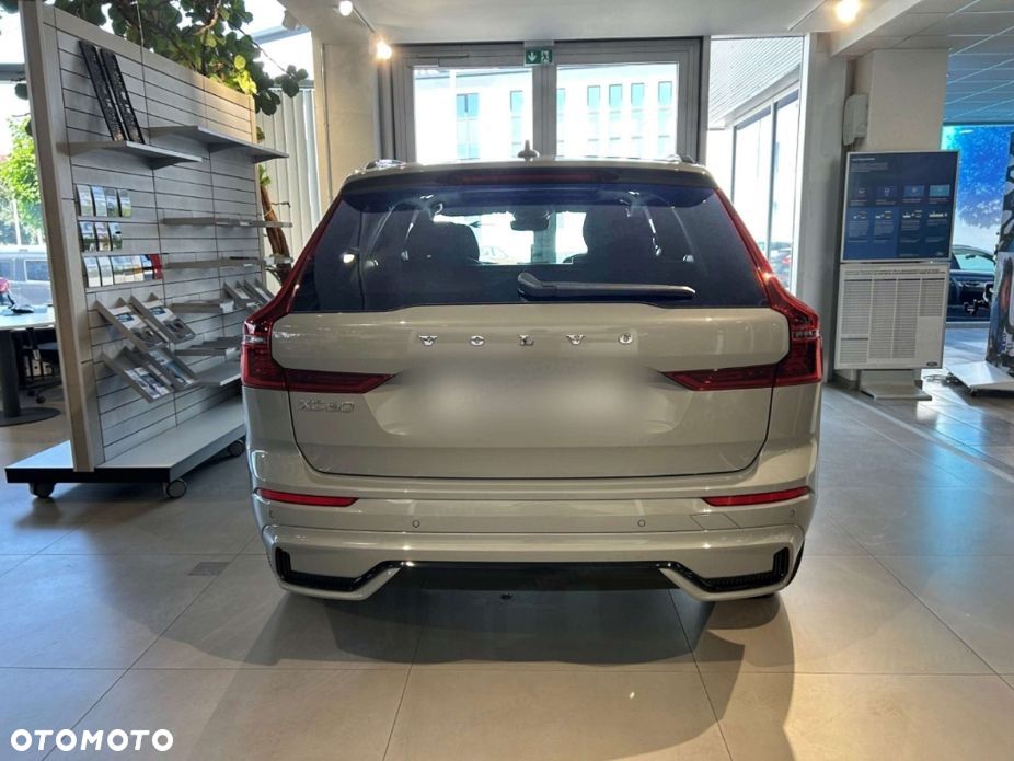 Volvo XC 60 B5 B AWD Plus Dark - 2