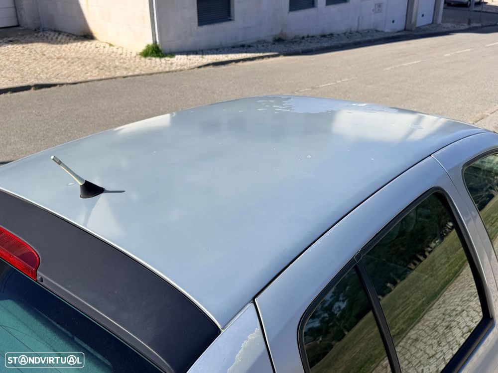 Renault Clio 1.2 16V Privilège - 11