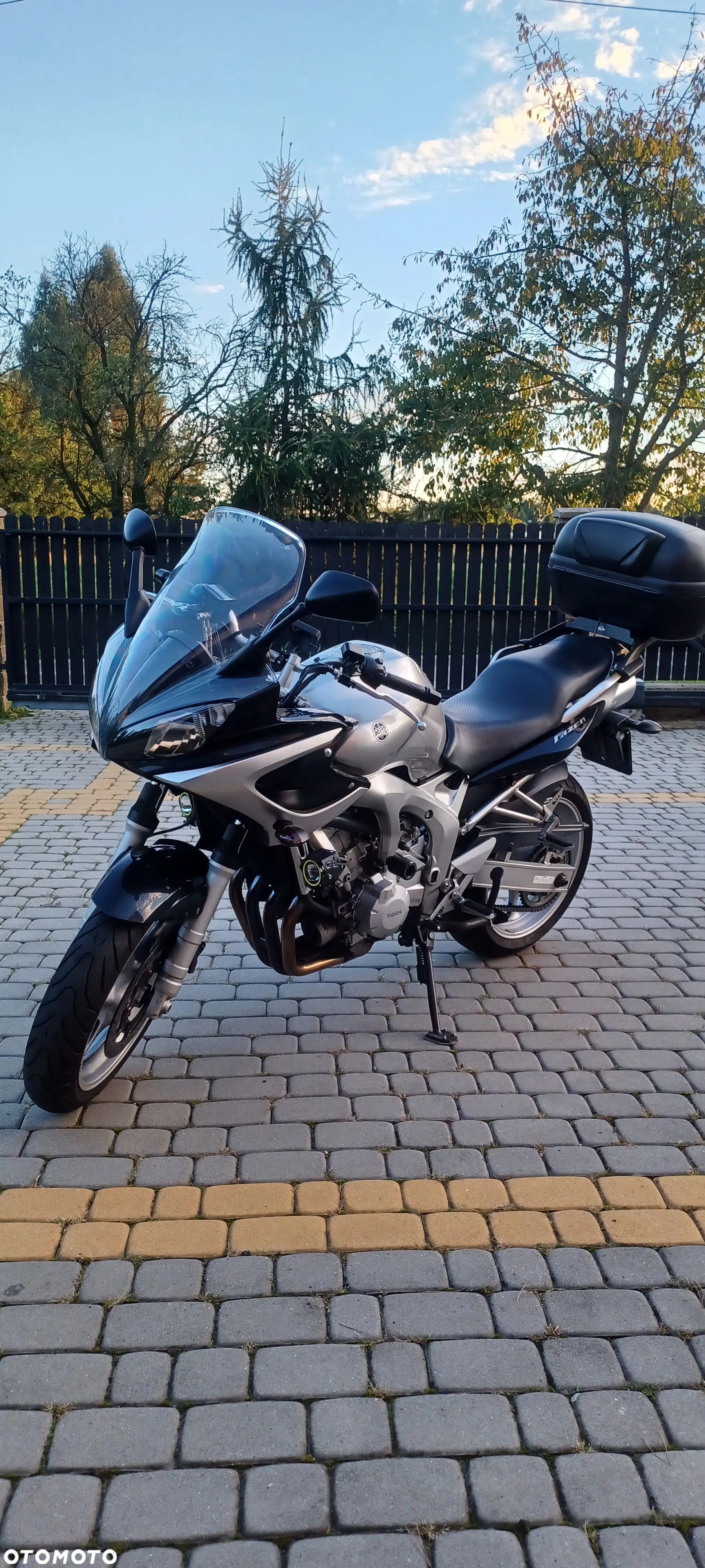 Yamaha FZ6 - 1