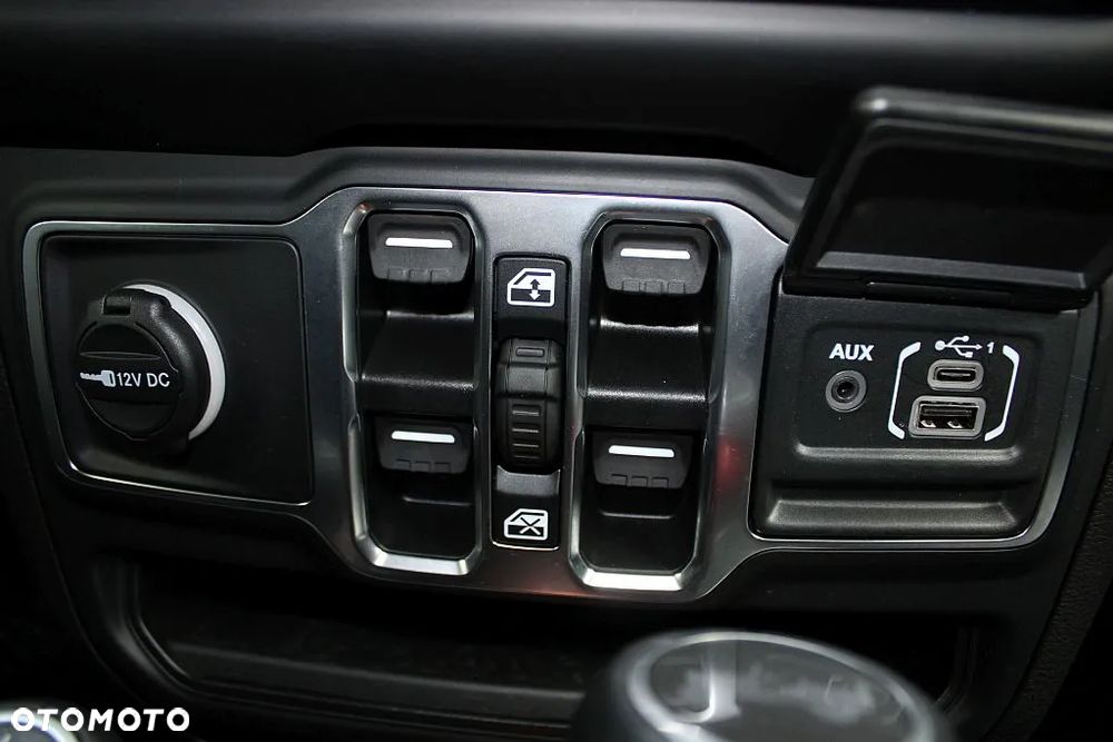 Jeep Wrangler Unlimited 2.0 4xe Plug-In Hybrid Softtop Sahara - 32