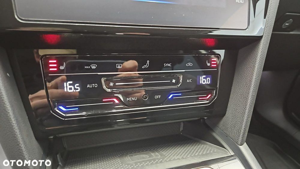 Volkswagen Passat Variant 1.5 TSI EVO Elegance DSG - 19