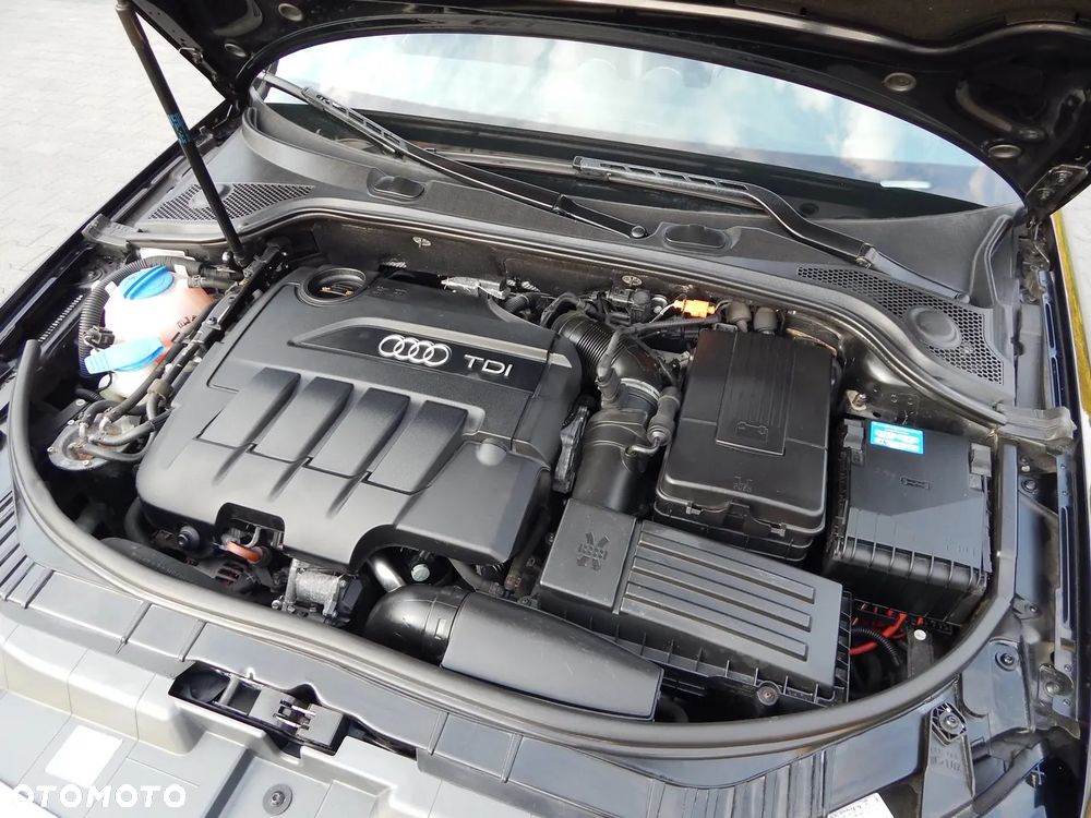 Audi A3 Cabrio 2.0 TDI DPF S tronic S Line Sportpaket - 32