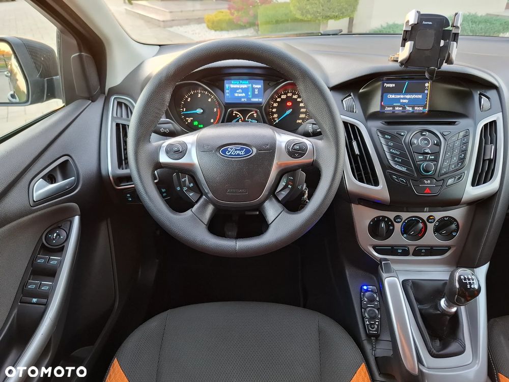 Ford Focus 1.6 TDCi DPF Champions Edition - 33