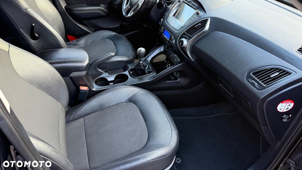 Hyundai ix35 1.6 2WD Fifa World Cup Edition - 12