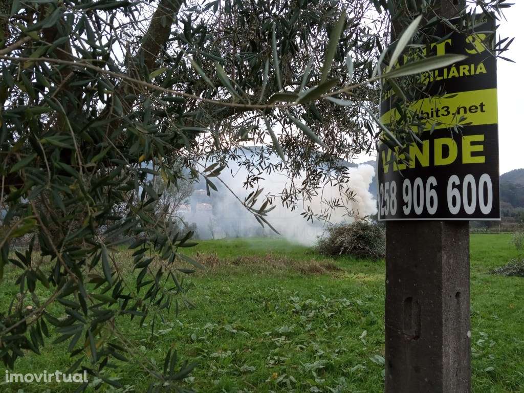 Terreno c/ possibilidade de construção em Serdedelo - Grande imagem: 2/6