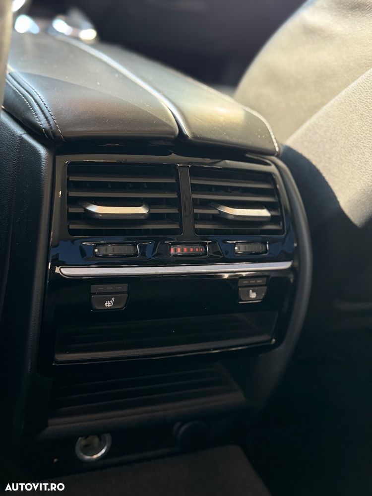 BMW Seria 5 540i xDrive Aut. Luxury Line - 28