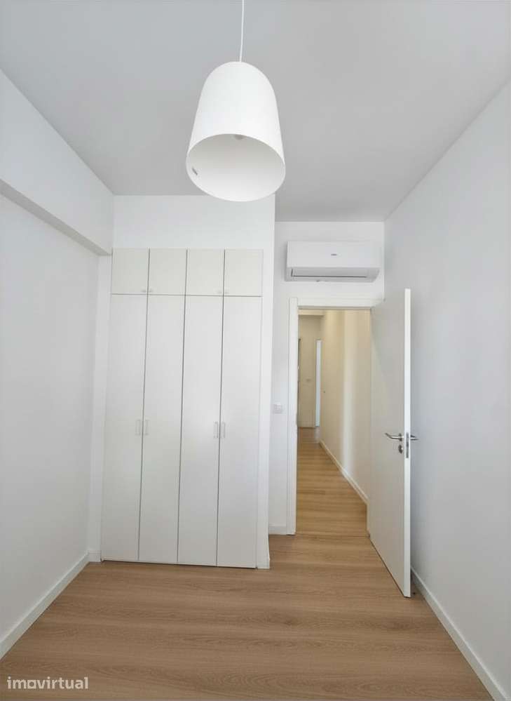 Arrenda-se quarto em apartamento remodelado e mobilado junto ao ISEL - Grande imagem: 5/15