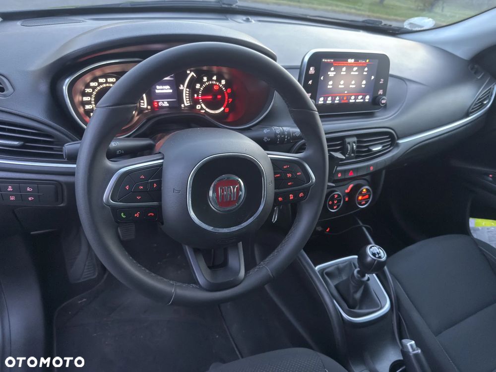 Fiat Tipo 1.4 T-Jet 16v Lounge EU6d - 31
