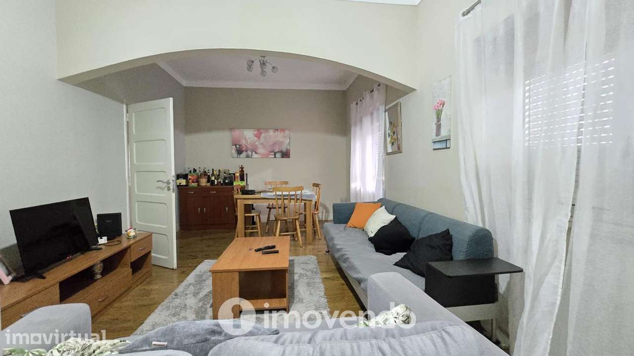 Prédio urbano, com três T4 e garagem, em Asseiceira, Tomar - Grande imagem: 5/28