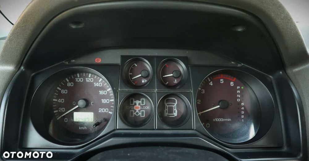 Mitsubishi Pajero - 19