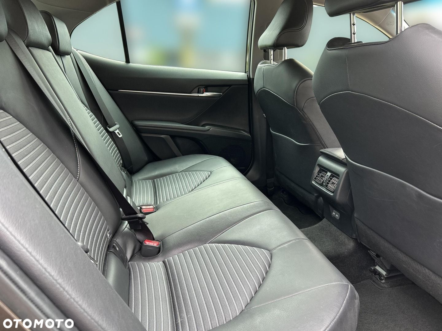 Toyota Camry - 11