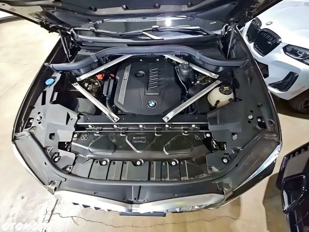 BMW X6 xDrive40i - 12