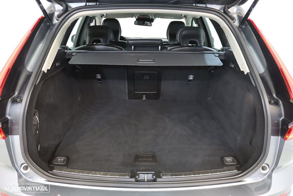 Volvo XC 60 2.0 D4 Inscription AWD Geartronic - 30