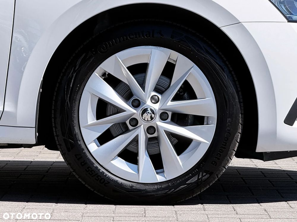 Skoda Octavia 1.5 TSI ACT Ambition - 8