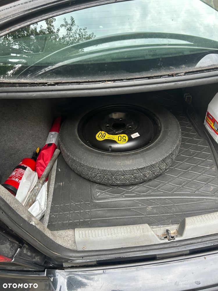 Volvo S40 1.8 - 13