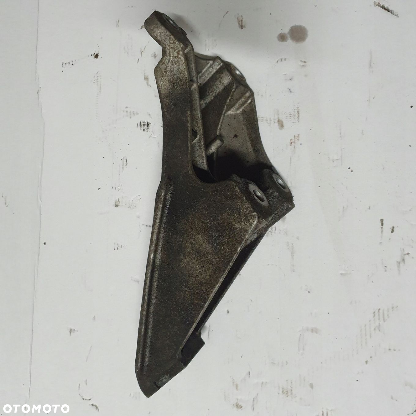 łapa silnika Audi A6 C6 2.0 TFSI 4F0199307R - 4