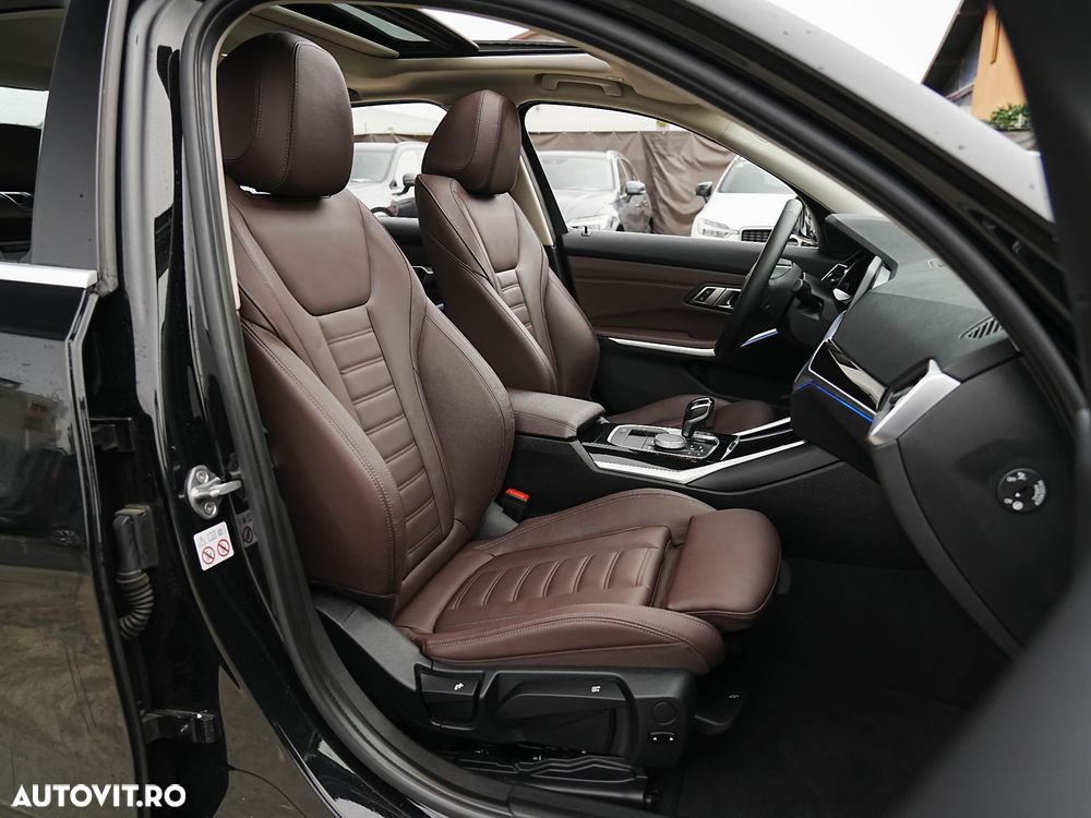 BMW Seria 3 320i Aut. Sport Line - 13