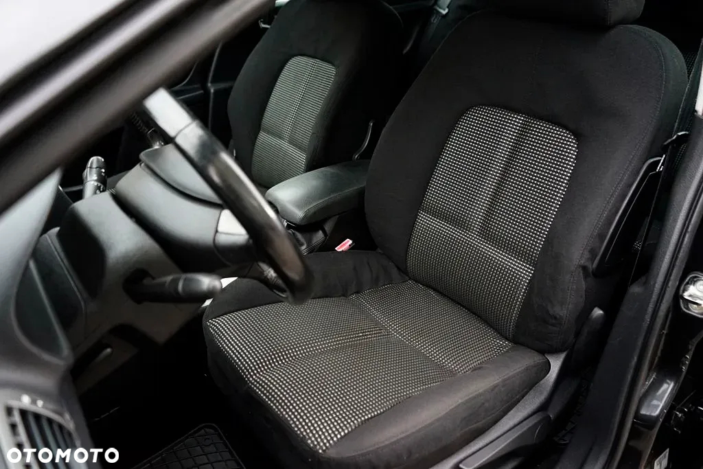 Peugeot 407 SW HDi 135 - 19