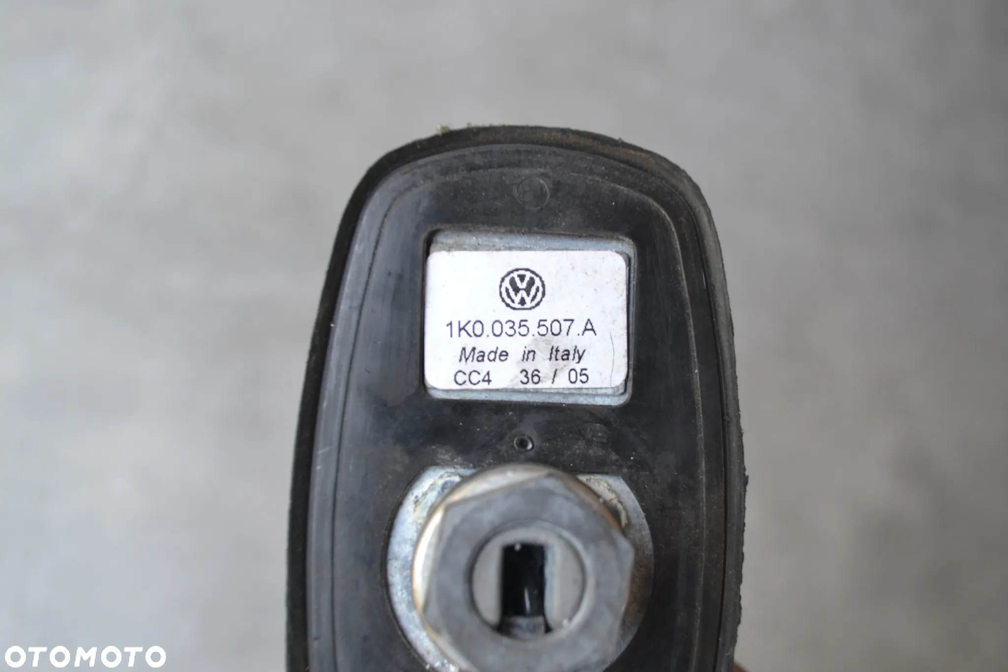 VW PASSAT B6 GOLF V TOURAN CADDY AUDI A3 8P ANTENA DACHOWA 1K0035507A - 2