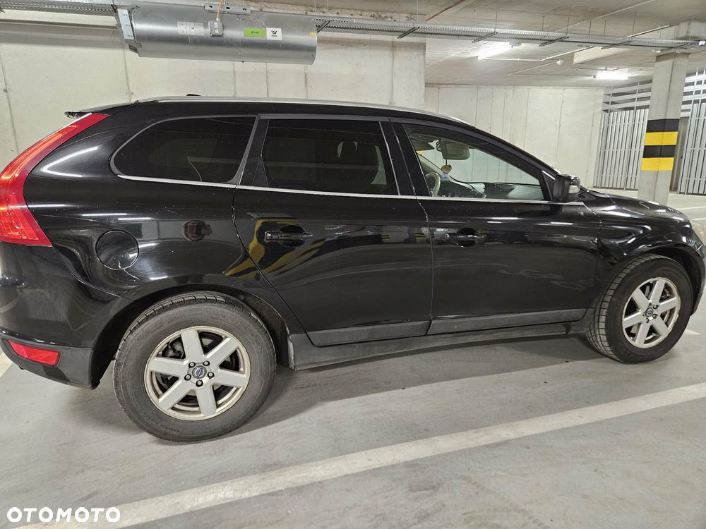 Volvo XC 60 3.2 AWD Momentum - 2