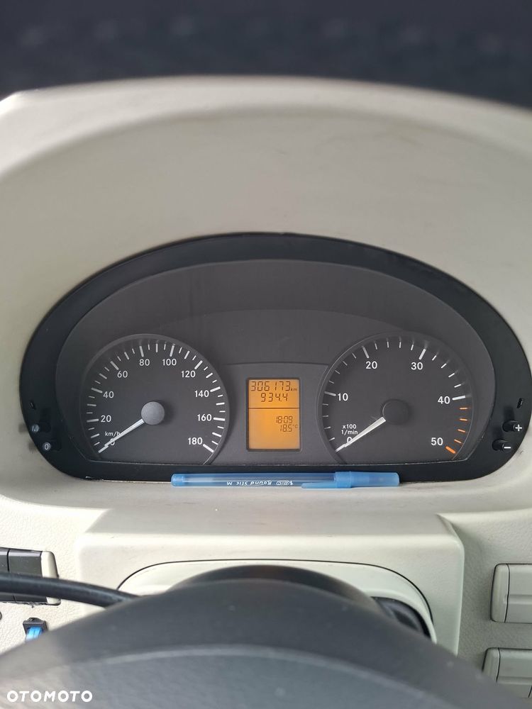 Mercedes-Benz Sprinter - 8