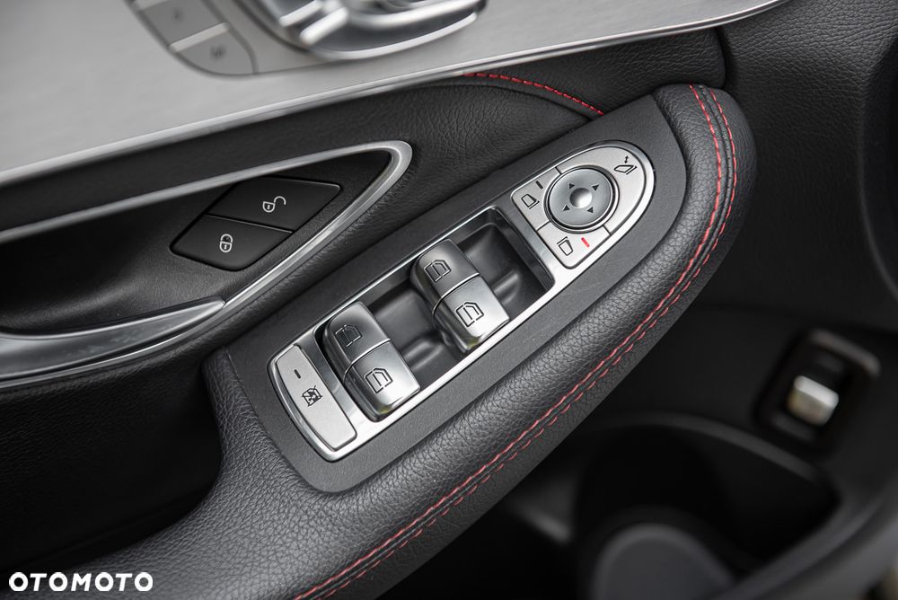 Mercedes-Benz Klasa C AMG 43 4Matic 9G-TRONIC - 17