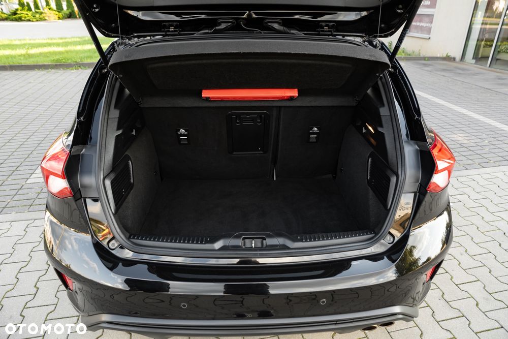 Ford Focus 1.0 EcoBoost ST-Line X - 17