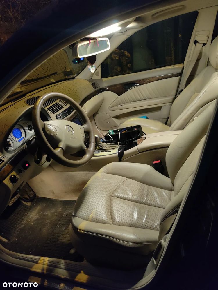 Mercedes-Benz Klasa E 320 T Avantgarde - 13