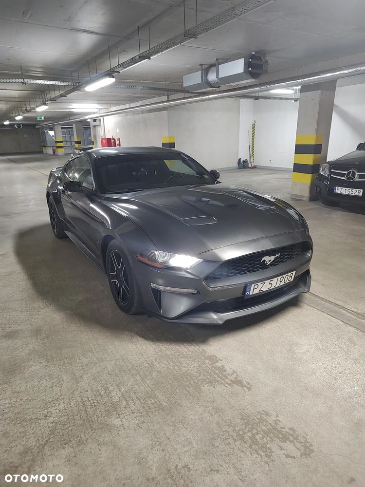 Ford Mustang - 1