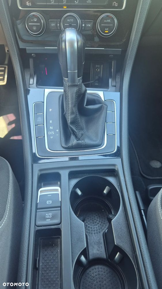 Volkswagen Golf - 17