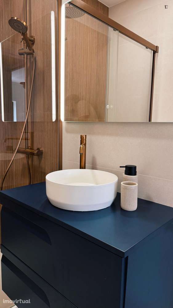 Quarto - localizado em Viana do castelo - Grande imagem: 3/37