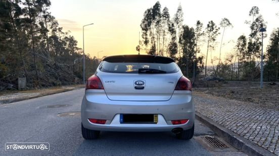 Kia Ceed - 4
