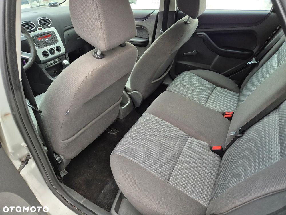 Ford Focus 1.6 TDCi Ambiente - 7