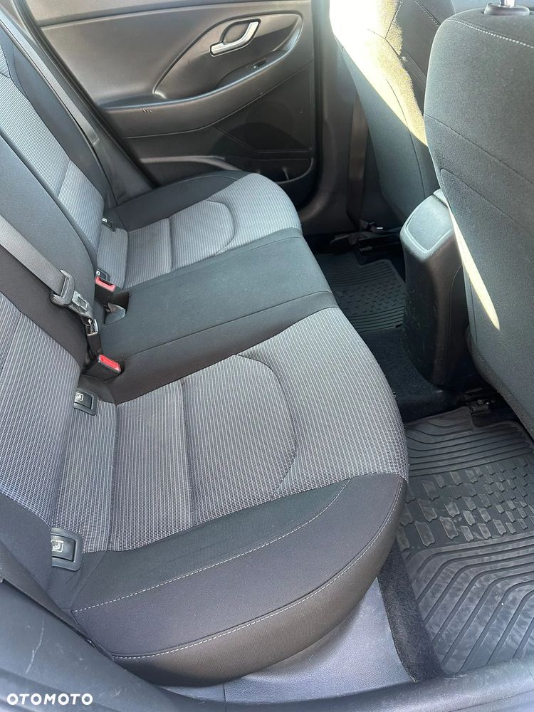 Hyundai i30 1.4 Classic + - 27