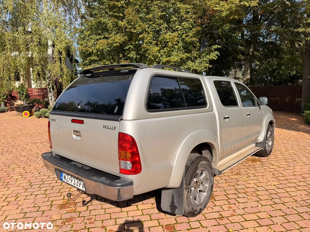 Toyota Hilux 2.5 D-4D SR5 - 20