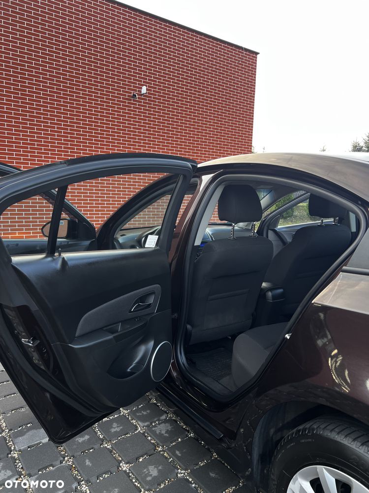 Chevrolet Cruze 1.8 LT - 18