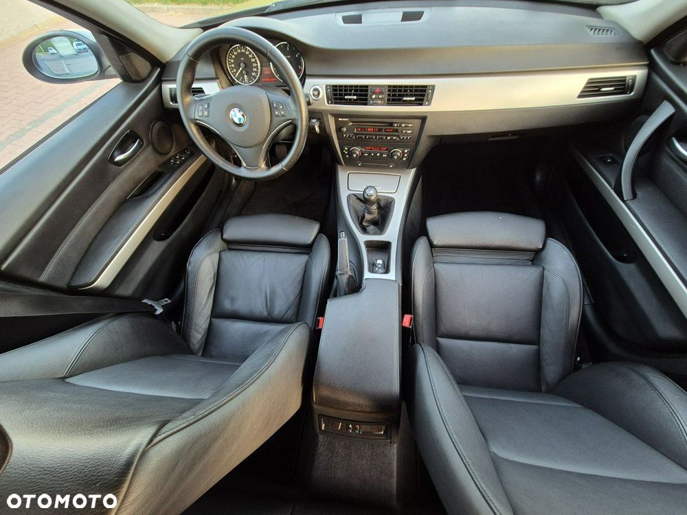 BMW Seria 3 320d - 10