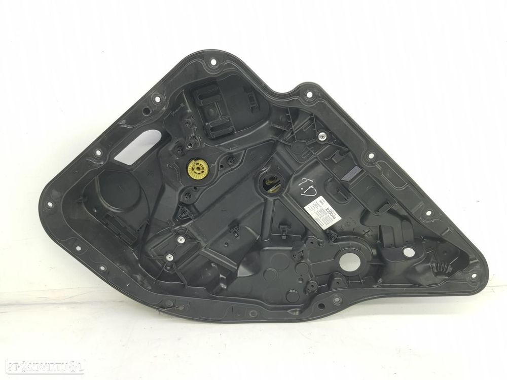 ELEVADOR TRASEIRO DIREITO MERCEDES-BENZ CLASE C BM 205 BERLINA - 1