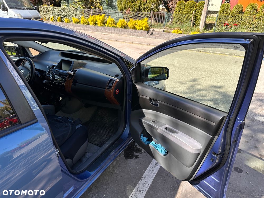 Toyota Prius 1.5 VVT-i Sol - 1