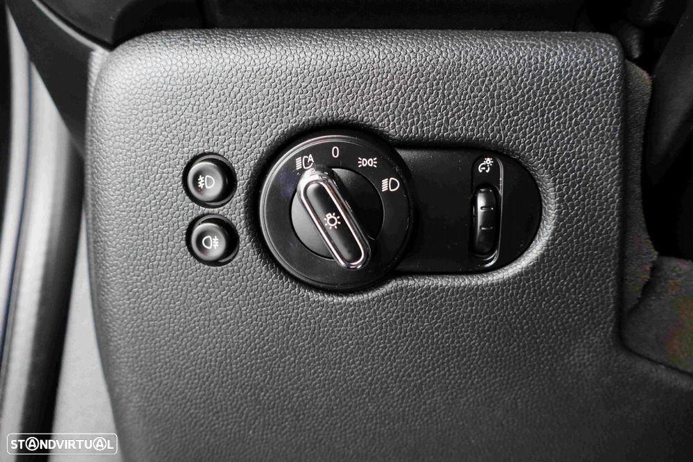 MINI 3 Portas Cooper D Auto - 28