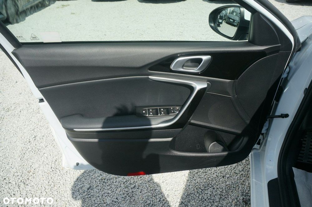 Kia Ceed 1.5 T-GDI Business Line - 19