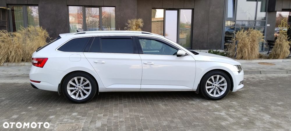 Skoda Superb 2.0 TDI DSG Sportline - 22