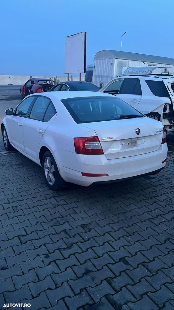 Dezmembram Skoda Octavia 3 2.0 diesel din 2015 - 2