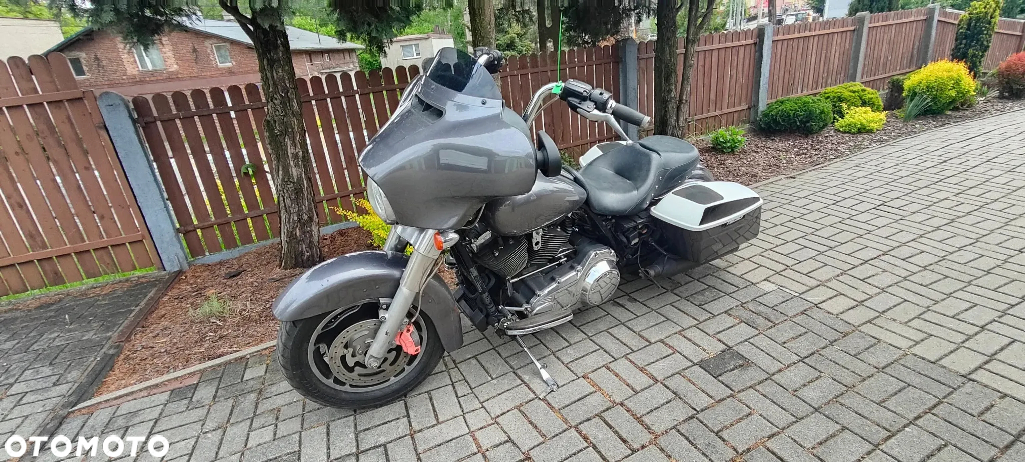 Harley-Davidson Touring Street Glide - 11