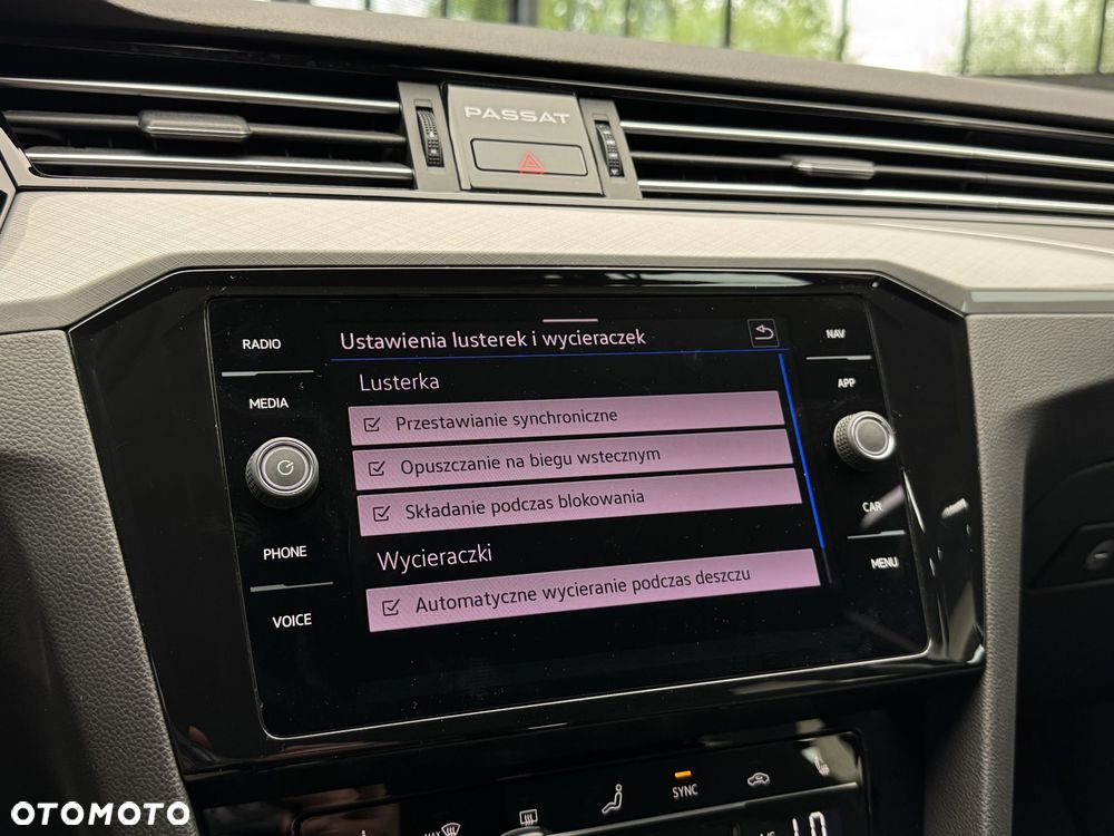Volkswagen Passat - 33