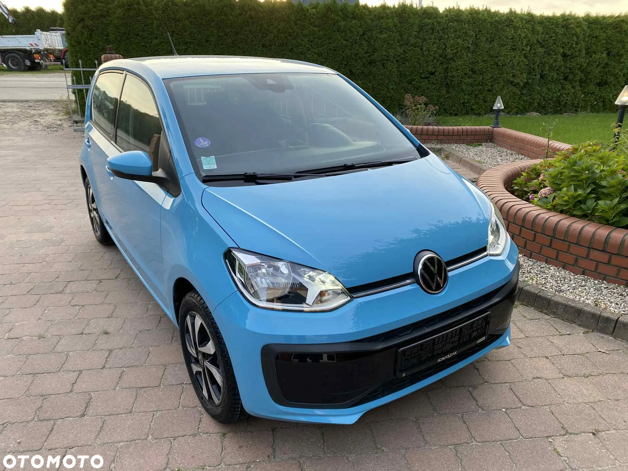 Volkswagen up! Active - 35